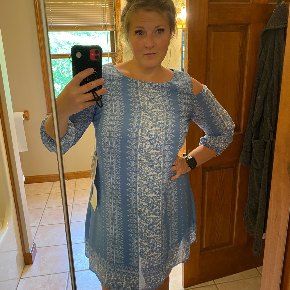 Blue/white paisley print sundress.